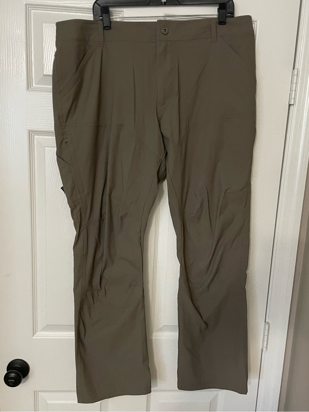 NWT KUHL Renegade Pant Men's 40x30 Khaki - Klassik Fit -Lightweight-  BRAND NEW